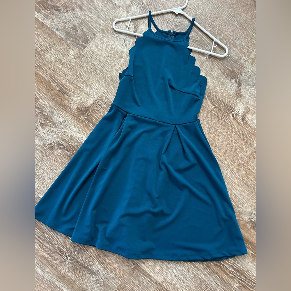 Scalloped neckline halter style dress